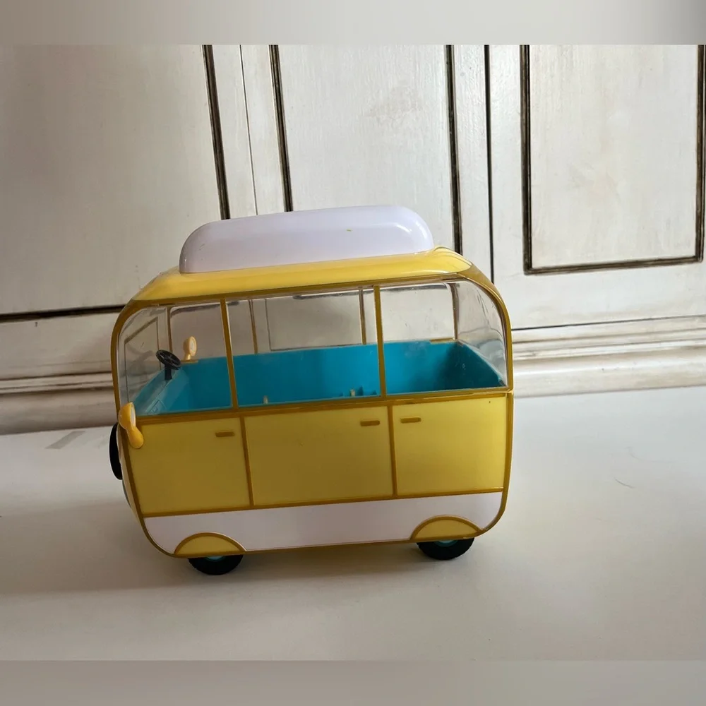 Peppa Pig yellow  RV Camper by Jazwares, 2003 incomplete